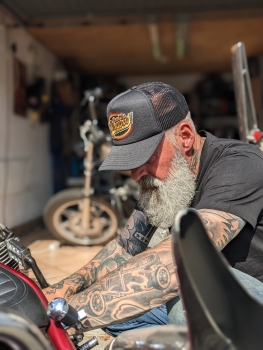 Preview: Save The Choppers! – Trucker Hat High School Black